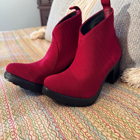 NWOT Charleston Shoe Company Cypress Boot Cherry -Herringbone color Size 10 - Picture 2 of 8